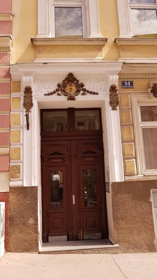 Apartment Smile Schoenbrunn Wien